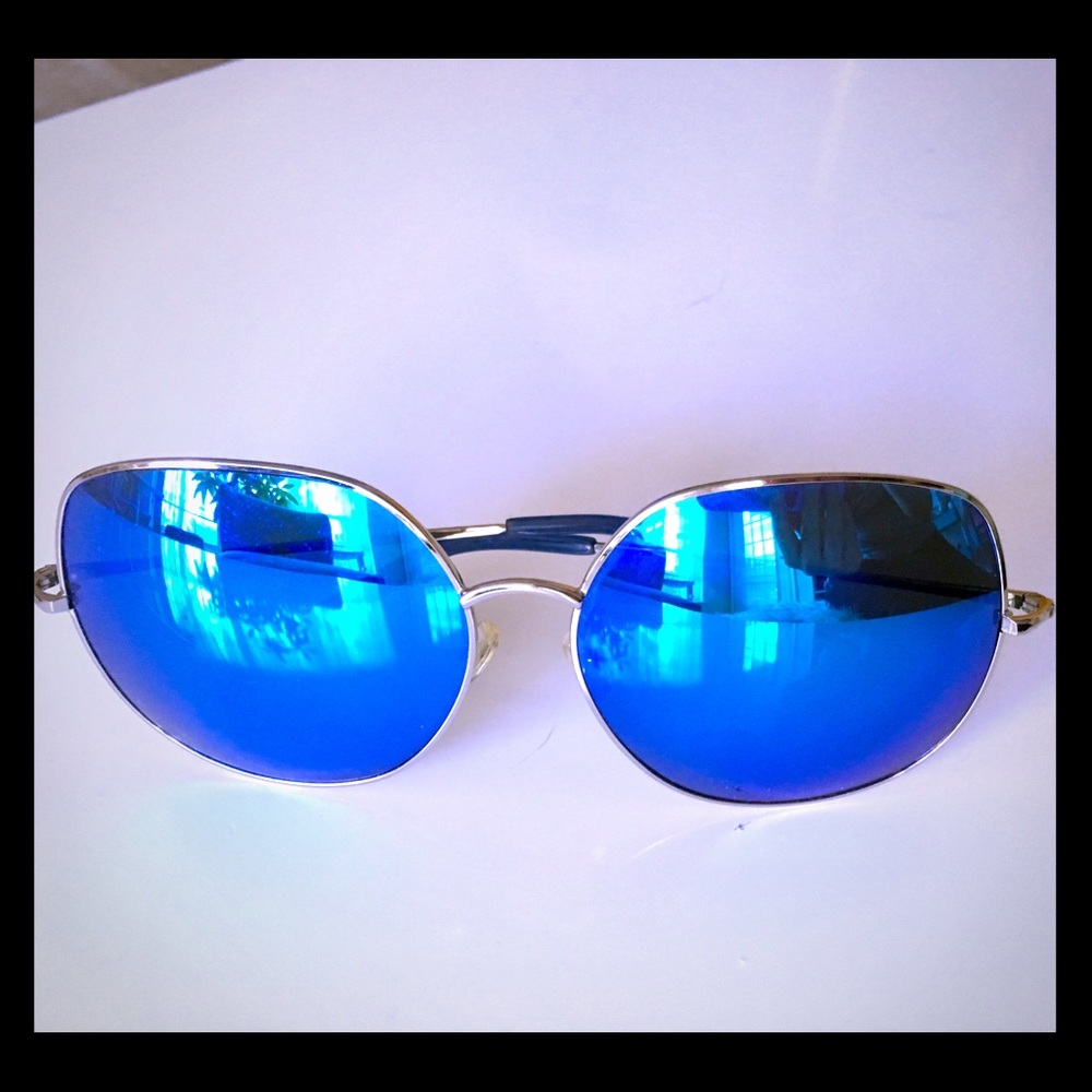 Matthew Williamson oversized shades